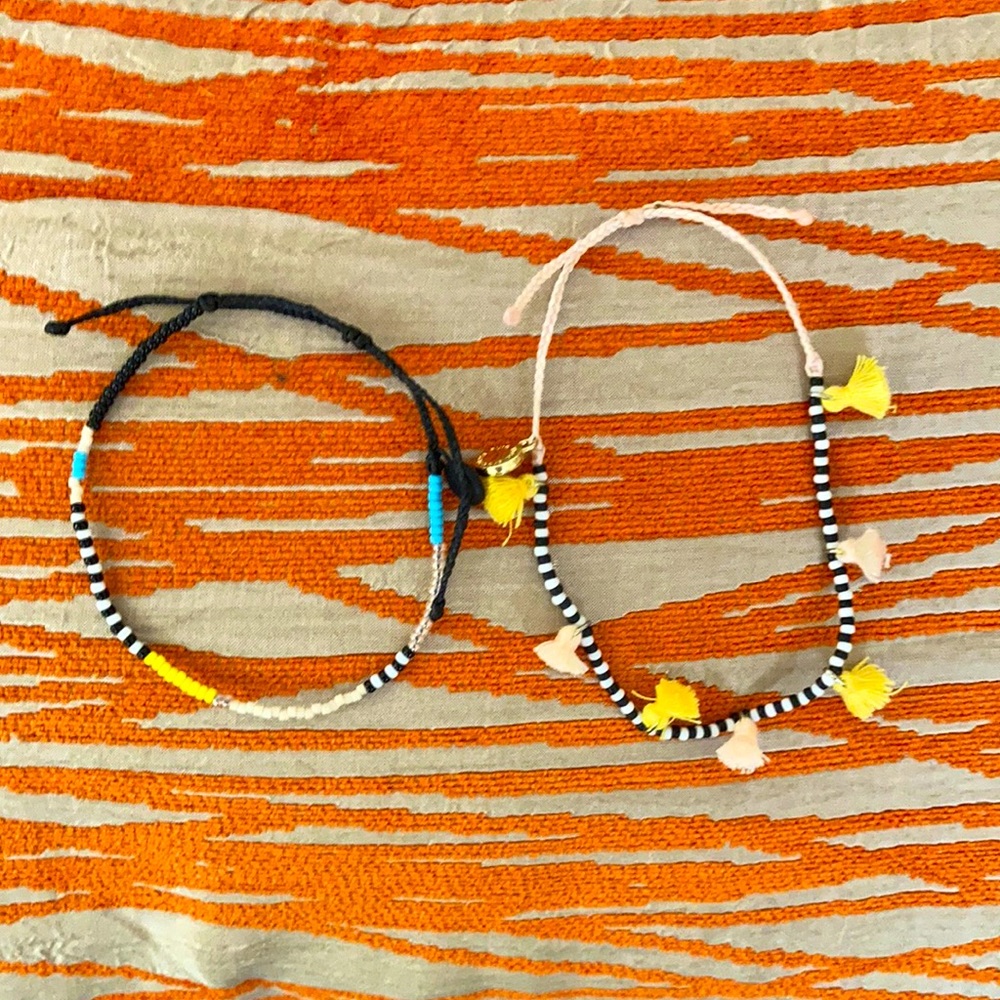 Set of two Pura Vida bracelets